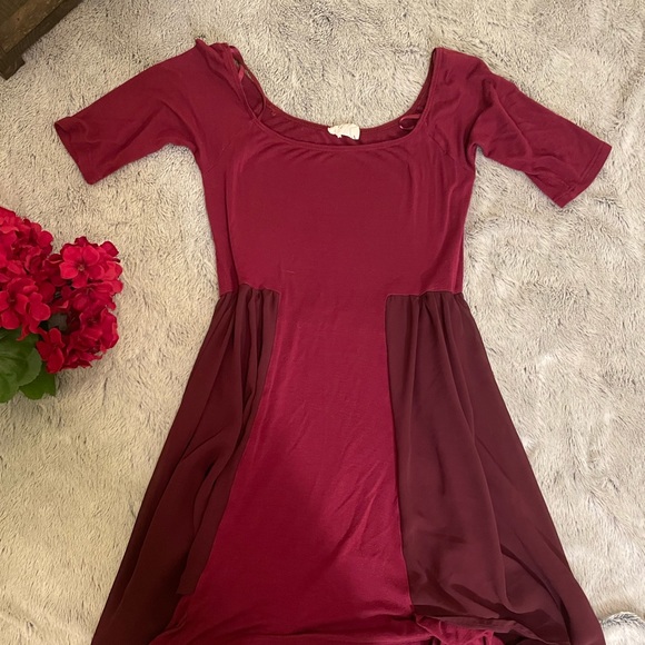 Little red dress โค๏ธ๐น - Picture 2 of 5